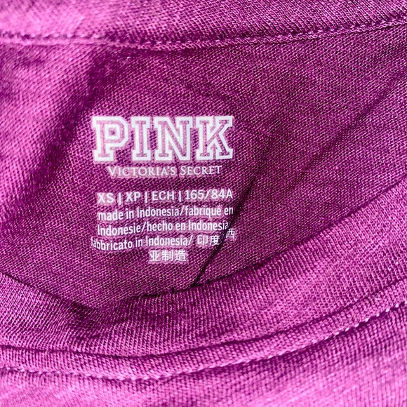 NWOT vs PINK Everyday Tee - Picture 4 of 4